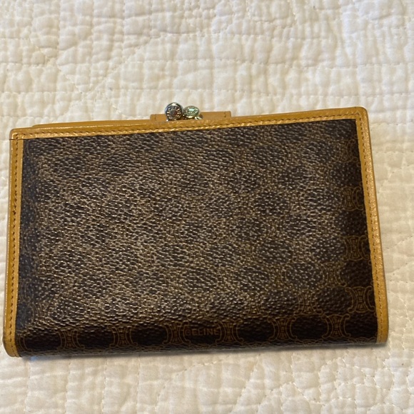 Beautiful Celine wallet in EUC - Picture 2 of 4